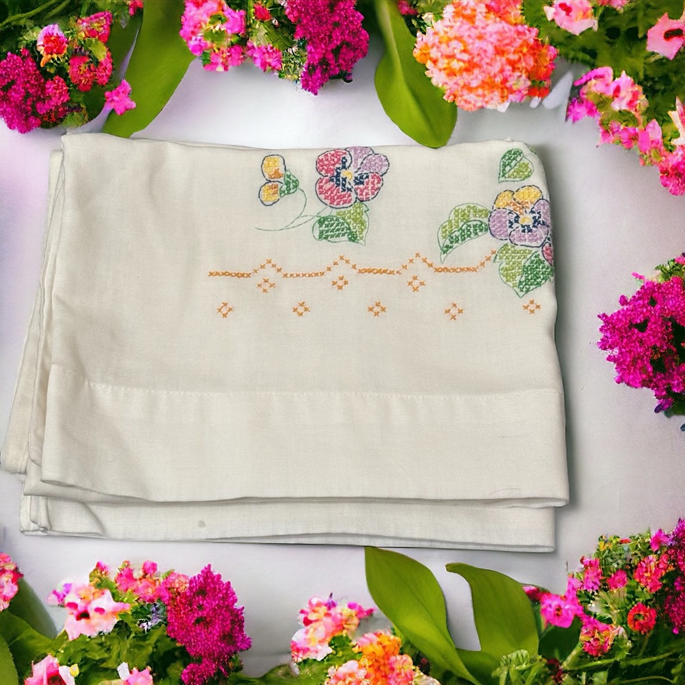 Vintage Set Of 2 Embroidered Pillow Cases Floral Pansies Buds Leaves Thin Cotton